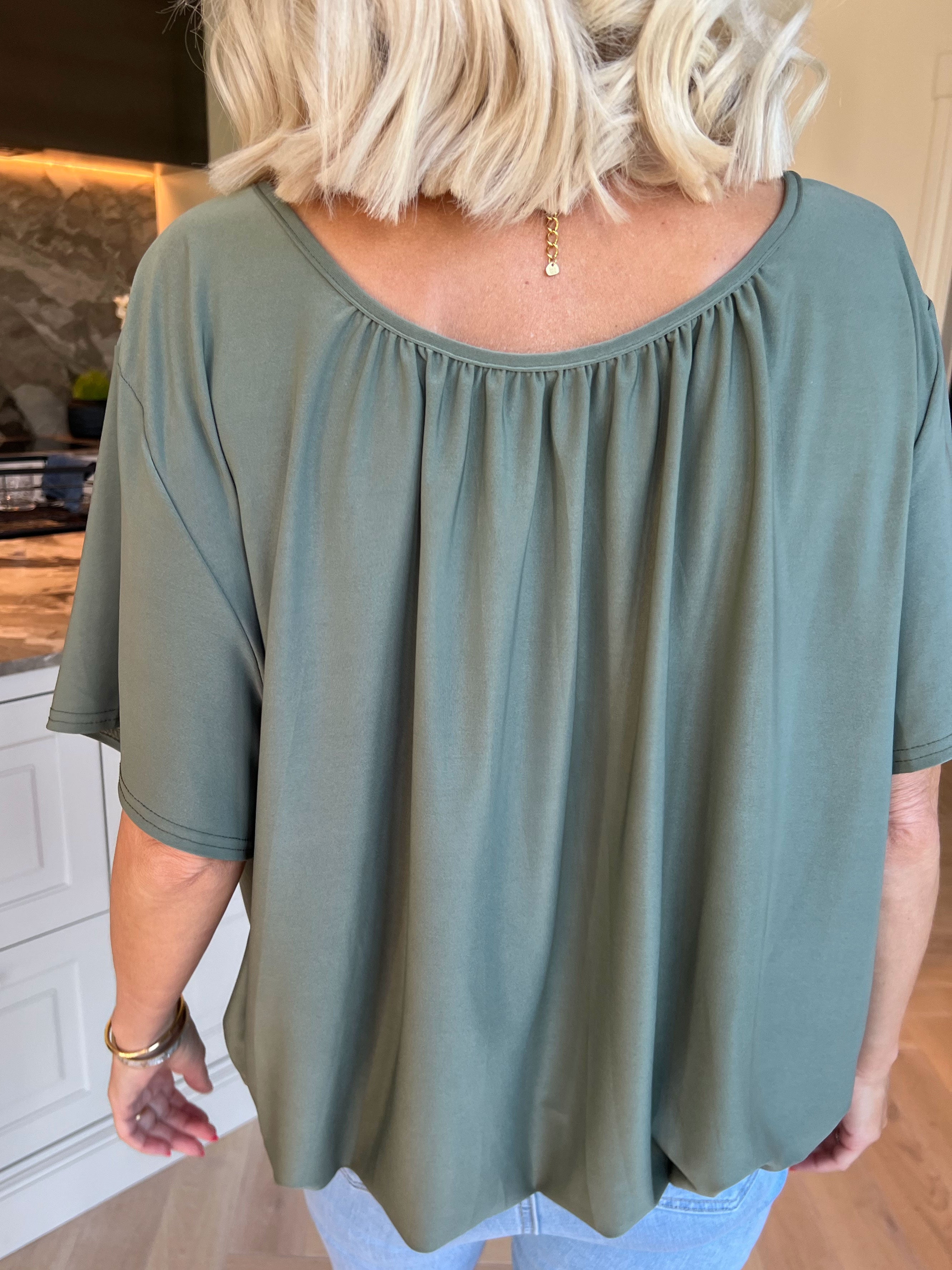 Miracle Basic – Den härligaste bas-t-shirten med elastisk nederkant